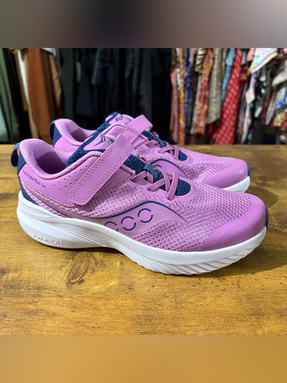 Saucony Kinvara 14 Road-Running Shoes Girls Size 4